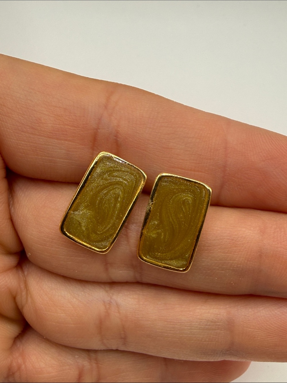 Vintage Gold Tone Olive Green Metallic Swirl Rectangular Dangle Stud Earrings